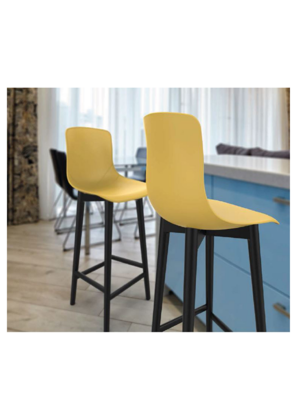 כיסא בר – דגם מאיה פלוס – פלסטיק – רגל עץ שחור – צבעים שונים